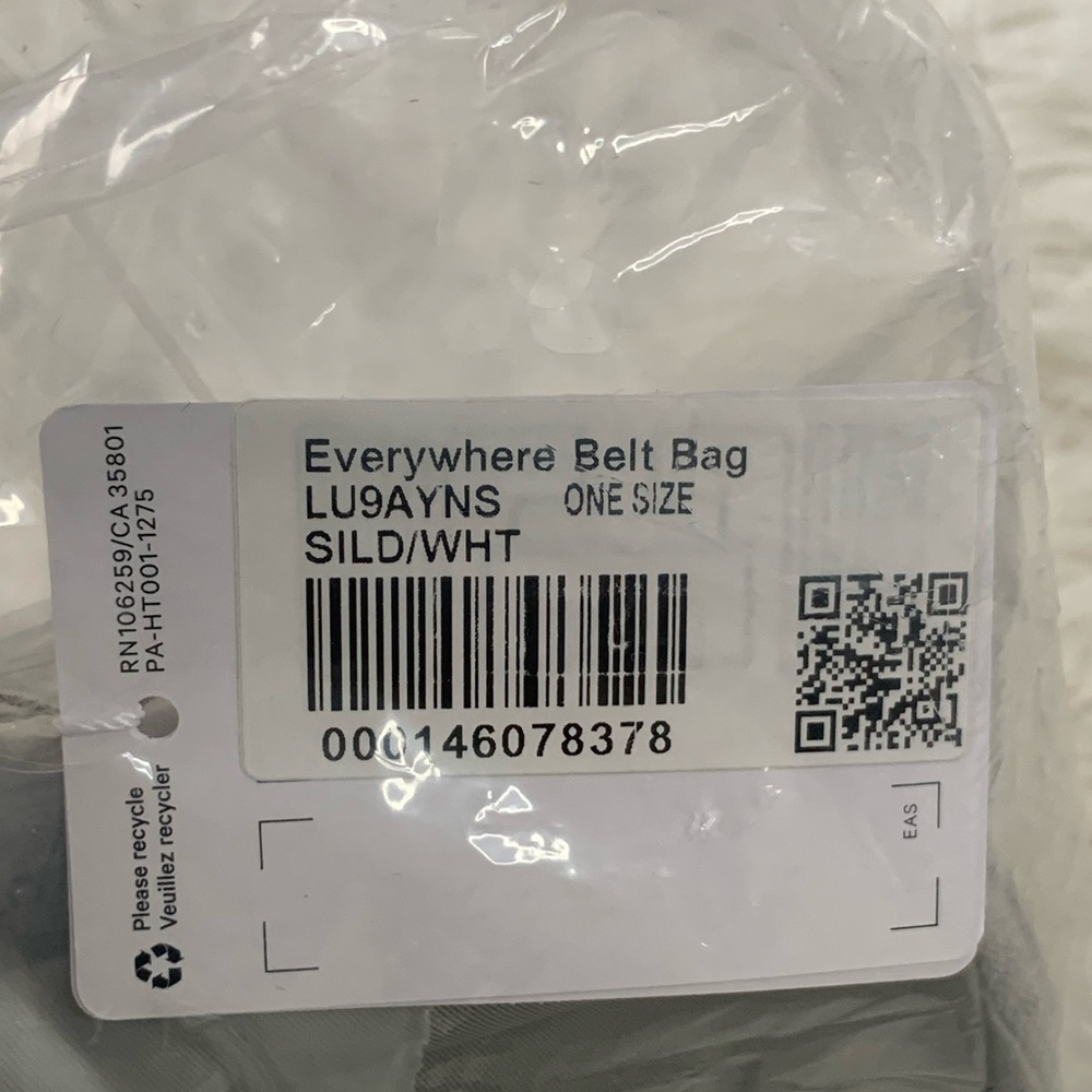 Lululemon Everywhere belt bag 1L, Silver Drop/ White -Discontinued - Picture 16 of 16